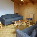 Schwizi's Lejlighed